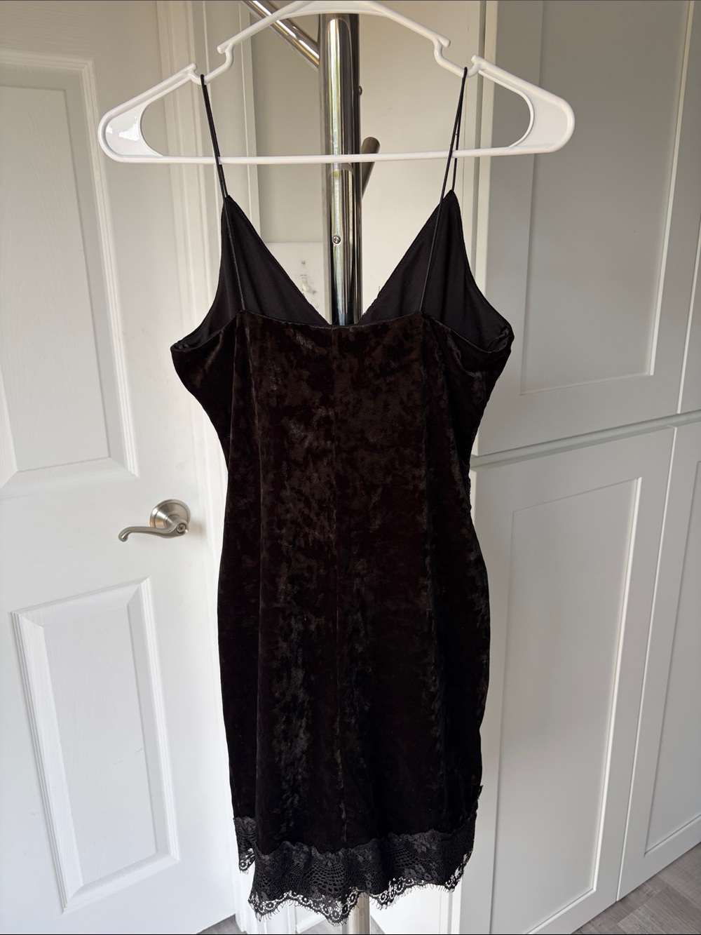 Topshop Black Crushed Velvet Lace-Trim Slip Dress, Size US6. - Picture 4 of 17